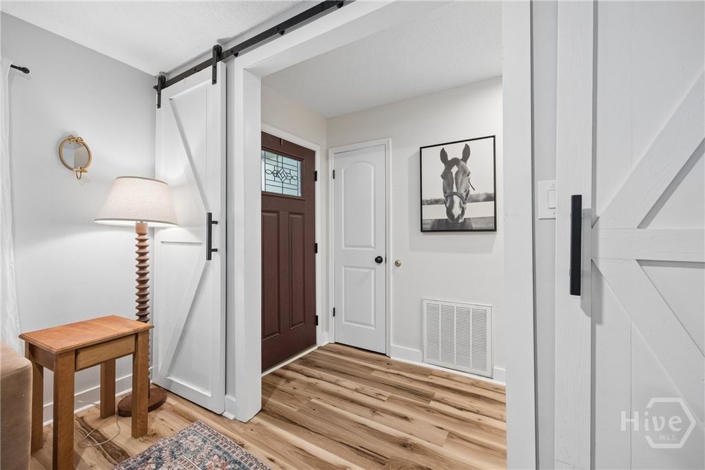 Image 12 of property listing at 352 Sandpiper Road, Richmond Hill, GA 31324