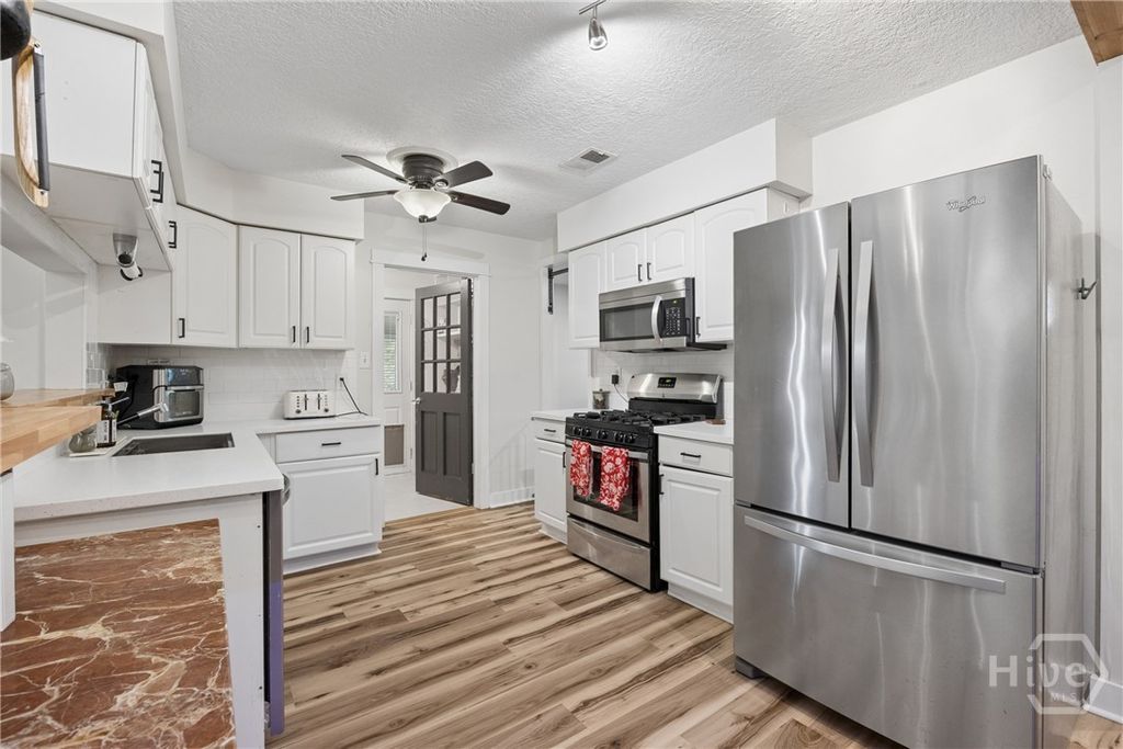 Image 13 of property listing at 352 Sandpiper Road, Richmond Hill, GA 31324