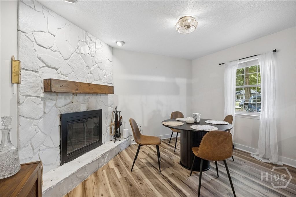 Image 16 of property listing at 352 Sandpiper Road, Richmond Hill, GA 31324