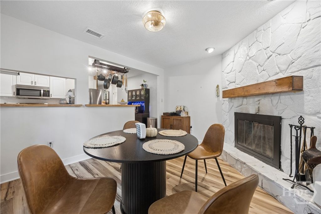 Image 17 of property listing at 352 Sandpiper Road, Richmond Hill, GA 31324