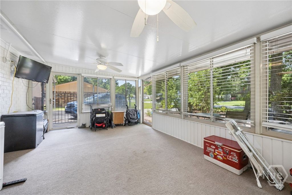 Image 26 of property listing at 352 Sandpiper Road, Richmond Hill, GA 31324