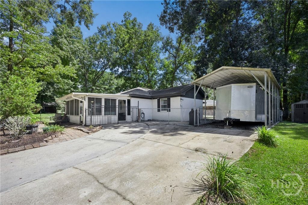 Image 31 of property listing at 352 Sandpiper Road, Richmond Hill, GA 31324