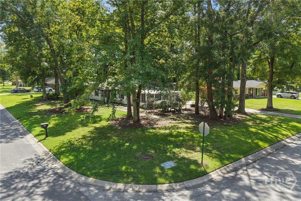 Image 33 of property listing at 352 Sandpiper Road, Richmond Hill, GA 31324