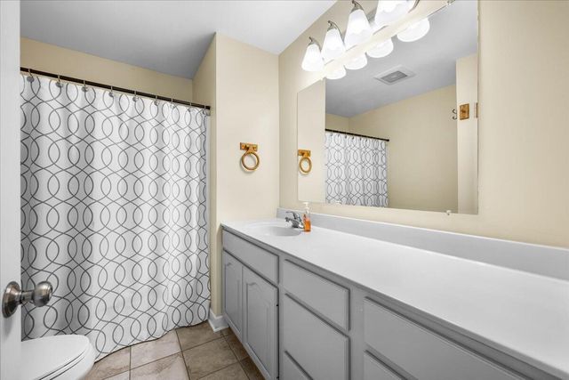 5406 W Valley Drive, Richmond, IL 60071