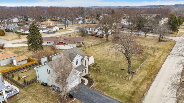 5406 W Valley Drive, Richmond, IL 60071