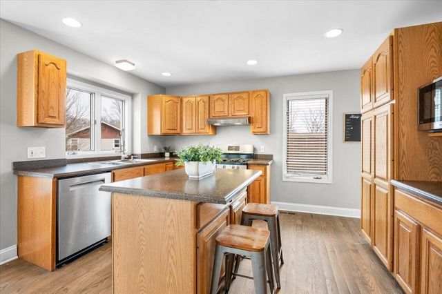 5406 W Valley Drive, Richmond, IL 60071