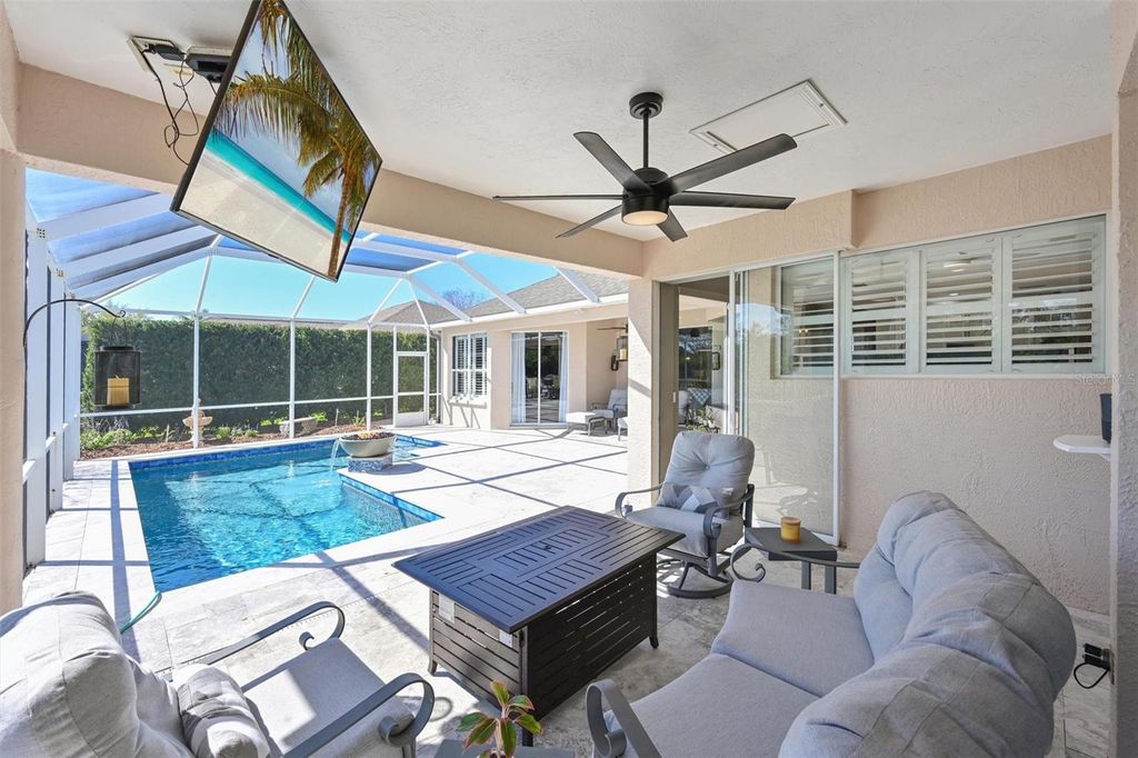 Image 29 of property listing at 12246 CLUBHOUSE DRIVE, Lakewood Ranch, FL 34202