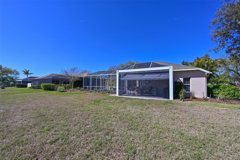 Image 36 of property listing at 12246 CLUBHOUSE DRIVE, Lakewood Ranch, FL 34202