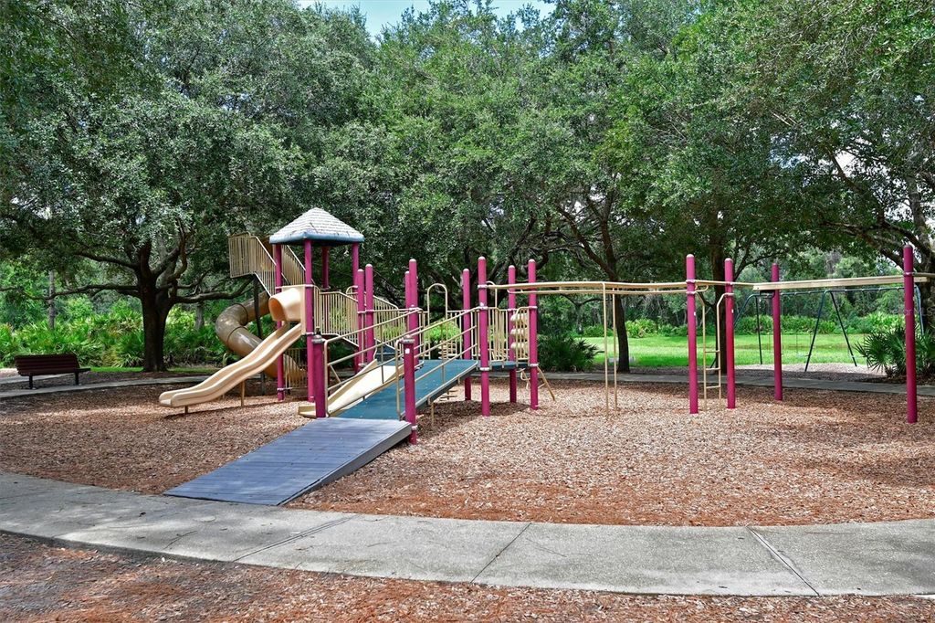 Image 42 of property listing at 12246 CLUBHOUSE DRIVE, Lakewood Ranch, FL 34202