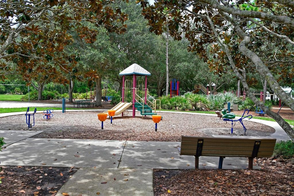 Image 46 of property listing at 12246 CLUBHOUSE DRIVE, Lakewood Ranch, FL 34202