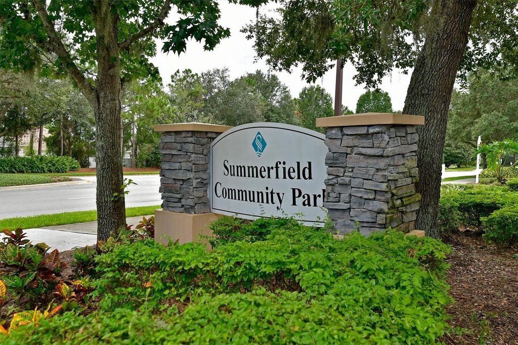 Image 50 of property listing at 12246 CLUBHOUSE DRIVE, Lakewood Ranch, FL 34202