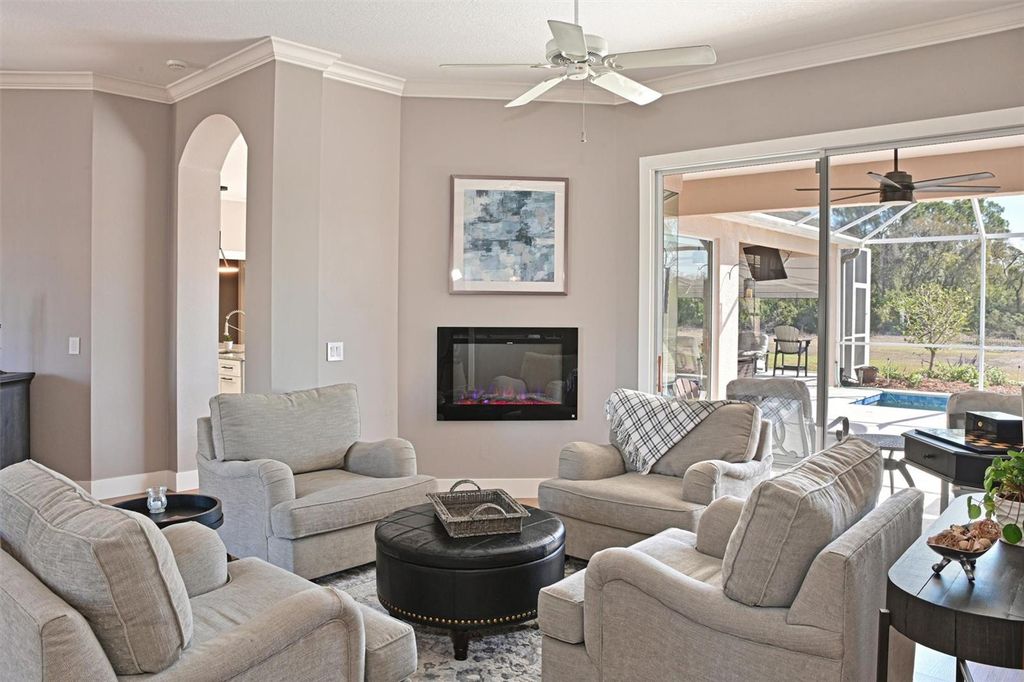 Image 8 of property listing at 12246 CLUBHOUSE DRIVE, Lakewood Ranch, FL 34202