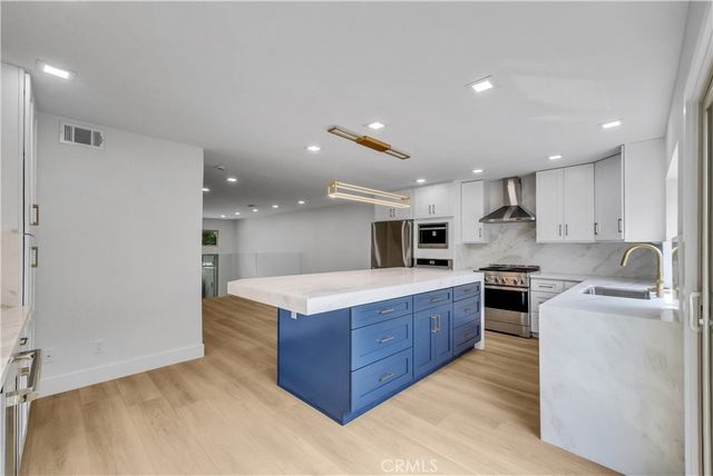 10 Starfall 11, Irvine, CA 92603