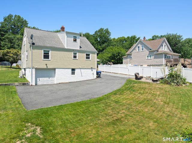 30 Lansing Avenue, Trumbull, CT 06611