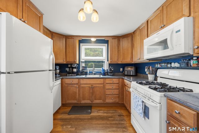 30 Lansing Avenue, Trumbull, CT 06611