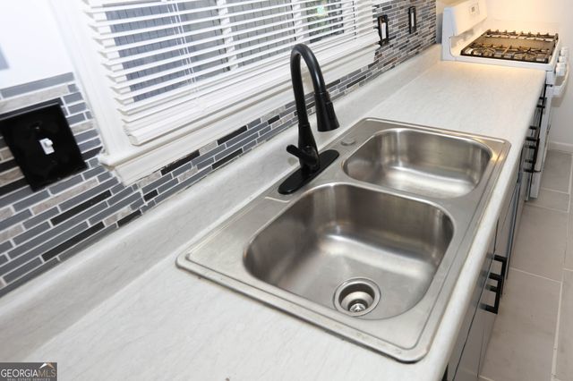 512 Rockborough Terrace, Stone Mountain, GA 30083