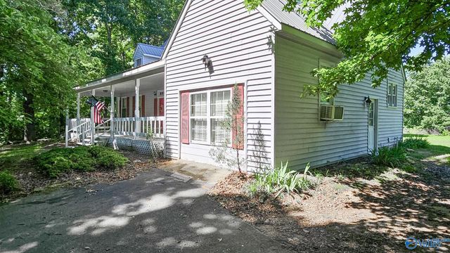 411 Bell Point Road, Laceys Spring, AL 35754