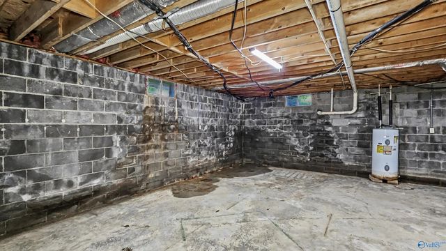 411 Bell Point Road, Laceys Spring, AL 35754