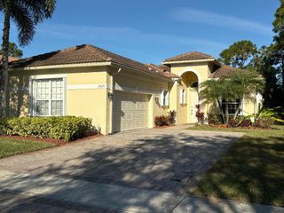 2585 SE Stonebriar Way, Stuart, FL 34997