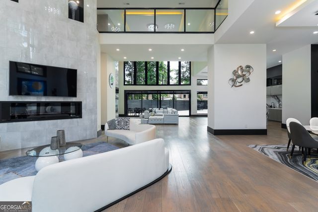 2401 NE Greenglade, Atlanta, GA 30345