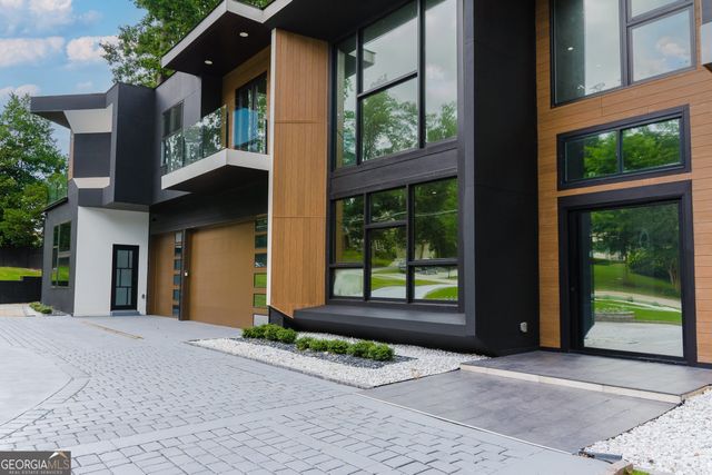 2401 NE Greenglade, Atlanta, GA 30345
