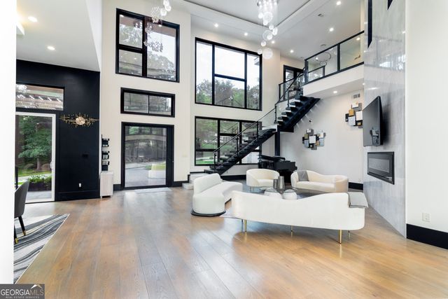 2401 NE Greenglade, Atlanta, GA 30345