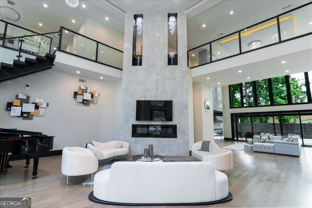 2401 NE Greenglade, Atlanta, GA 30345