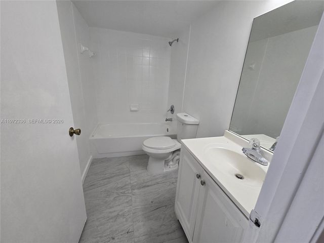 1122 NW 125 103, Miami, FL 33182