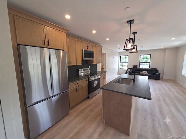 895 Rt-376 2, Wappingers Falls, NY 12590