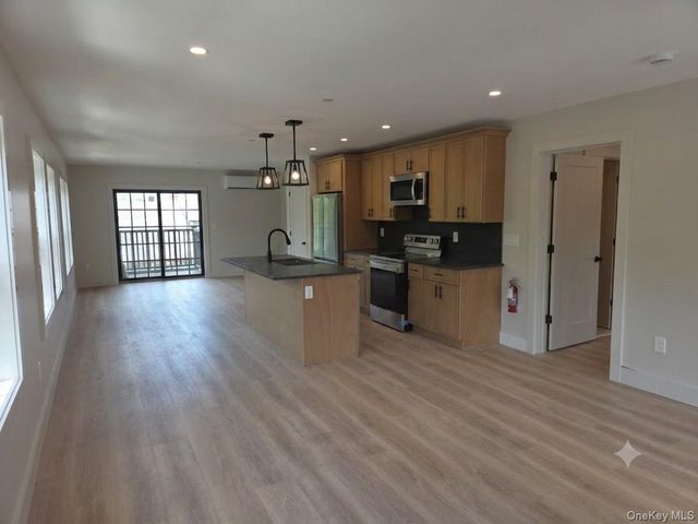 895 Rt-376 2, Wappingers Falls, NY 12590