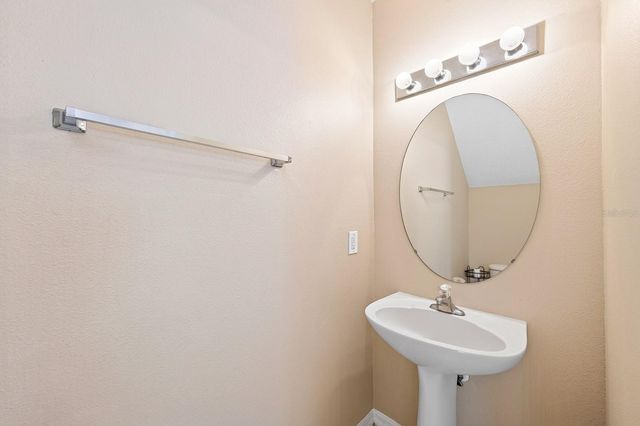 102 WILTON CIRCLE, Sanford, FL 32773