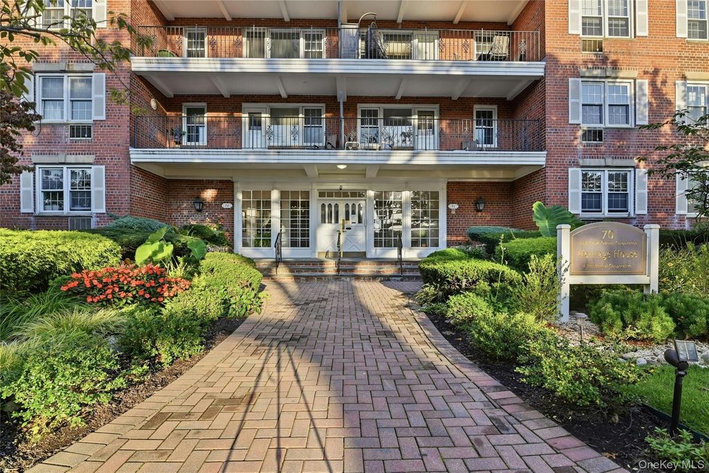 70 N Grove Street 3K, Freeport, NY 11520 — exterior
