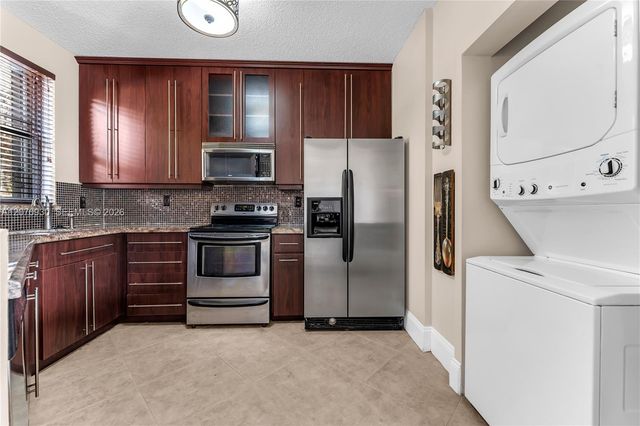 15563 N Miami Lakeway N 204, Miami Lakes, FL 33014