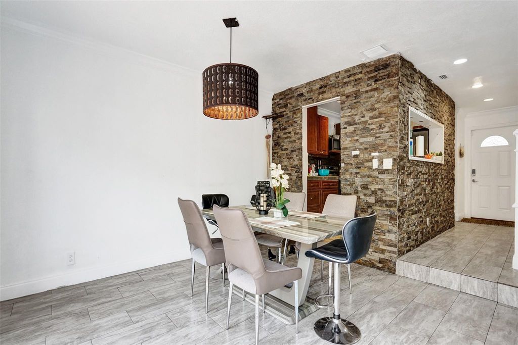 8226 NW 8th Place 6, Fort Lauderdale, FL 33324