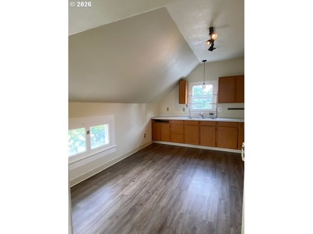 1014 TAYLOR St, Oregon City, OR 97045