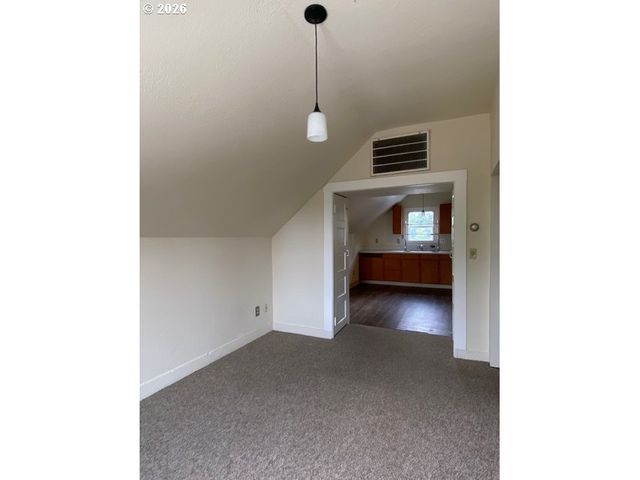 1014 TAYLOR St, Oregon City, OR 97045