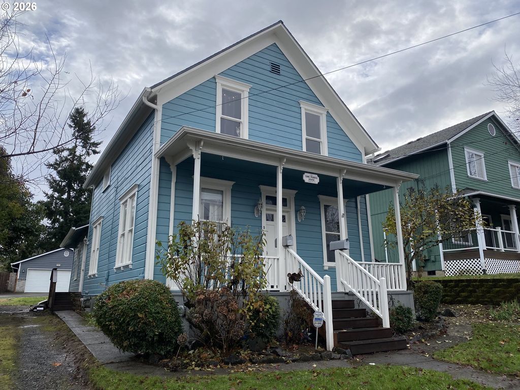 1014 TAYLOR St, Oregon City, OR 97045