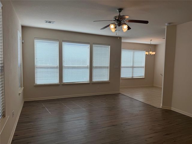2410 Great Oaks DR 701, Round Rock, TX 78681