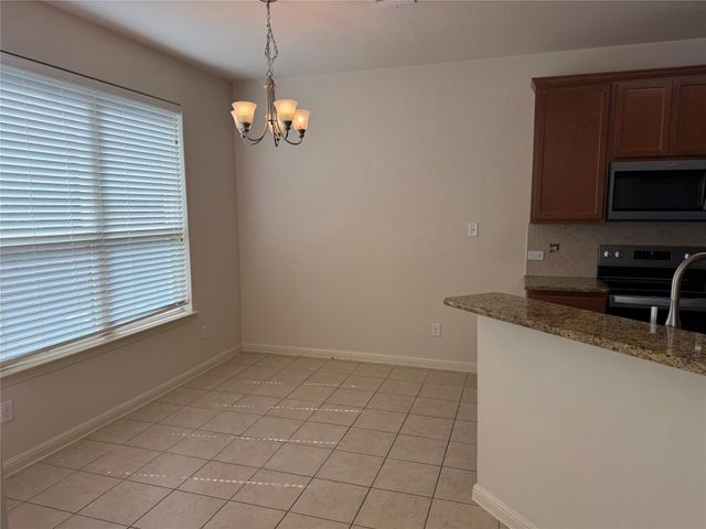 2410 Great Oaks DR 701, Round Rock, TX 78681