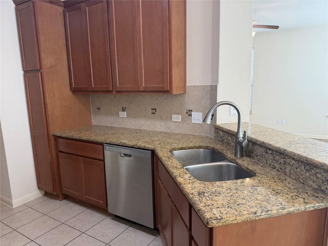 2410 Great Oaks DR 701, Round Rock, TX 78681