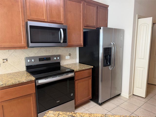 2410 Great Oaks DR 701, Round Rock, TX 78681