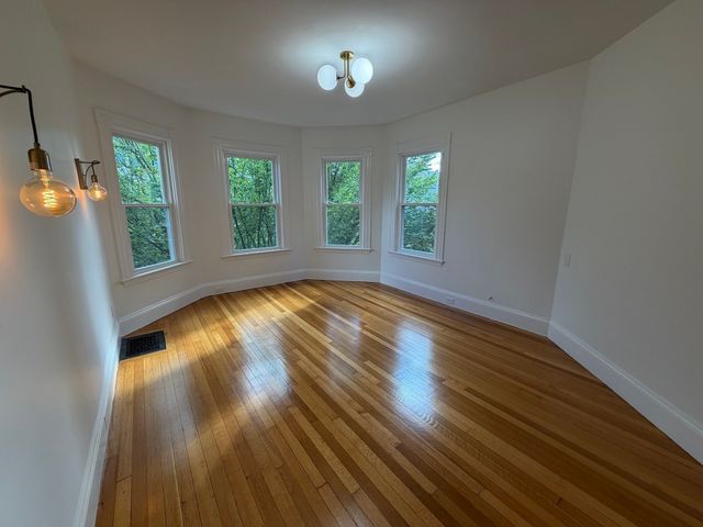 1657 Cambridge St 1, Cambridge, MA 02138