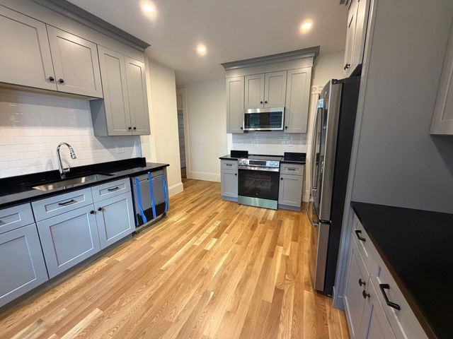 1657 Cambridge St 1, Cambridge, MA 02138