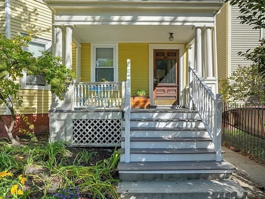 1657 Cambridge St 1, Cambridge, MA 02138