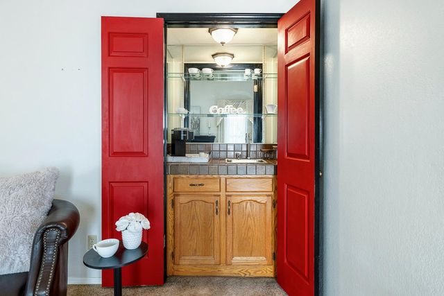 4633 N Glenn Avenue, Fresno, CA 93704