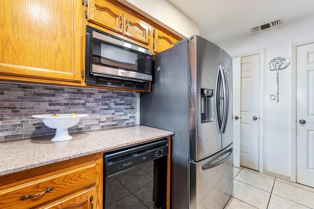 4633 N Glenn Avenue, Fresno, CA 93704