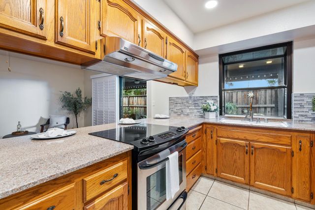 4633 N Glenn Avenue, Fresno, CA 93704