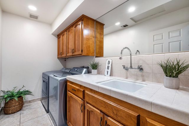 4633 N Glenn Avenue, Fresno, CA 93704