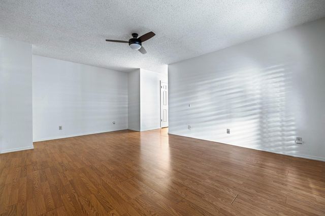 4633 N Glenn Avenue, Fresno, CA 93704