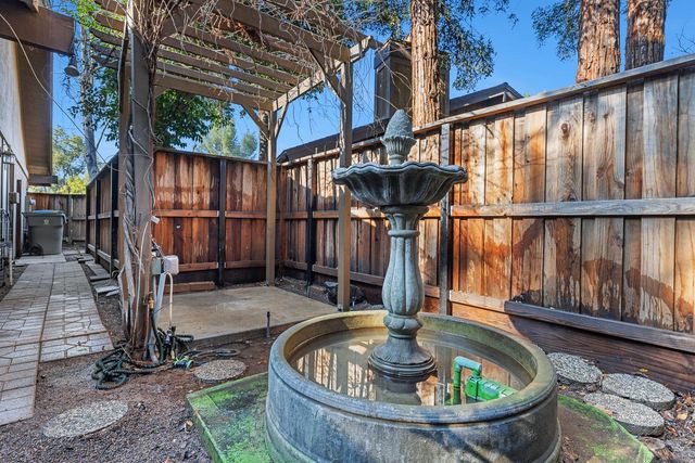 4633 N Glenn Avenue, Fresno, CA 93704